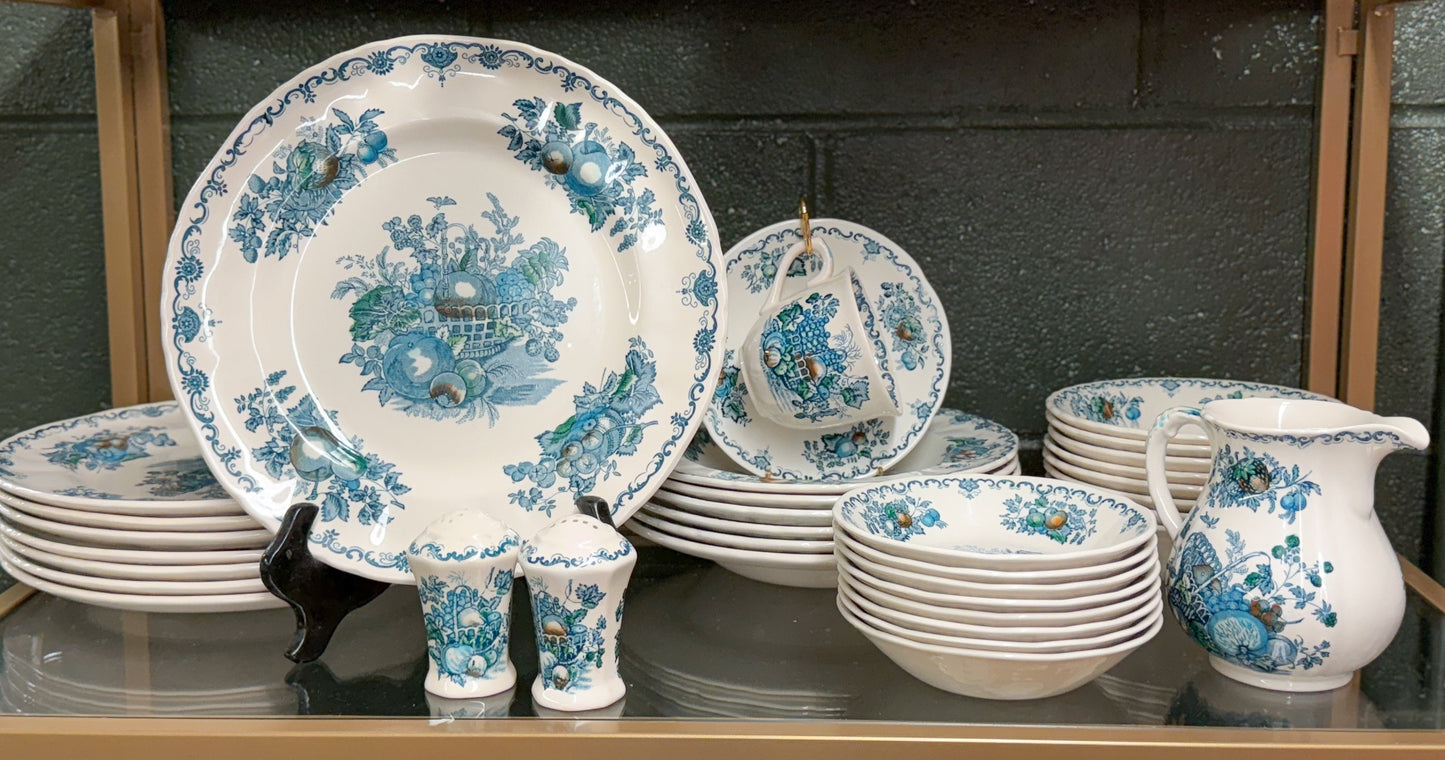 Mason's "Fruit Basket" Dinner Set